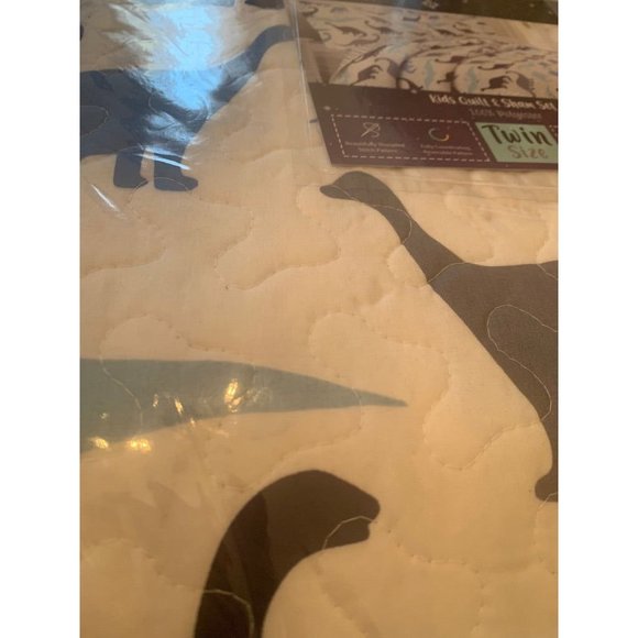 Home & Main Kids Quilt and Sham Set White Blue Dinosaur Pattern Twin Size - Picture 7 of 8